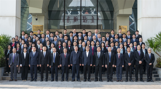 中馬合資公司舉行成立十一周年合影儀式